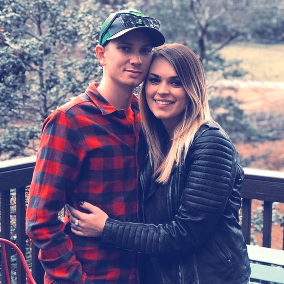 Meet your Posher, Amanda - Picture 1 of 1